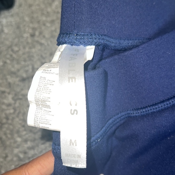 🖤Pick 5/$25 Fabletics Blue Jogger/Legging Pant - Size Medium - Picture 4 of 4